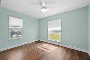 6302 Thurgood Ave, Austin, TX 78721 - Photo 12