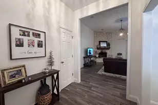 460 Tahitian Dr, Bastrop, TX 78602 - Photo 2