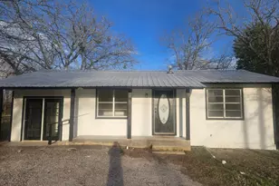 1300 Hondo St, Lockhart, TX 78644 - Photo 1
