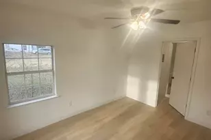 1300 Hondo St, Lockhart, TX 78644 - Photo 14