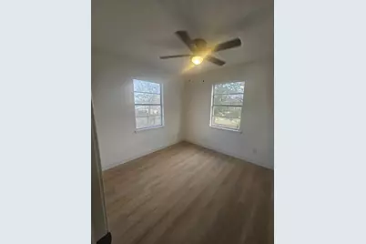 1300 Hondo Street, Lockhart, TX 78644 - Photo 8