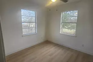 1300 Hondo St, Lockhart, TX 78644 - Photo 8