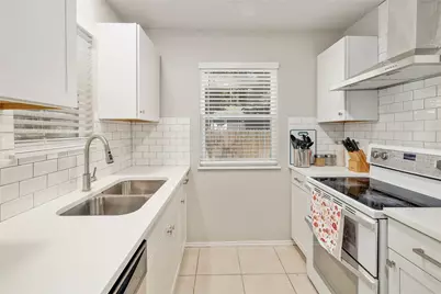 9906 Parliament House Road, Austin, TX 78729 - Photo 10