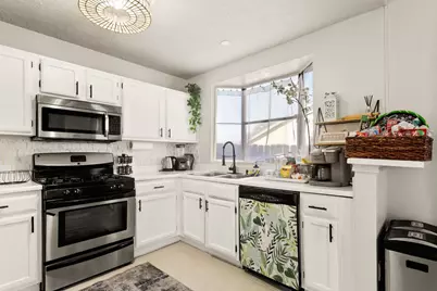 5400 S Alexis Cove S, Austin, TX 78741 - Photo 12