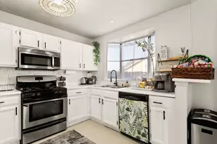 5400 S Alexis Cove S, Austin, TX 78741 - Photo 12