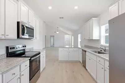 213 W Luna Blue Lane, Jarrell, TX 76537 - Photo 2