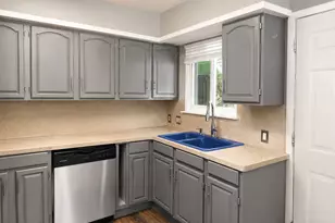 2804 Catalina Dr, Austin, TX 78741 - Photo 2