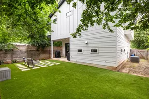 2909 E 3rd St, Austin, TX 78702 - Photo 22
