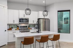 2909 E 3rd St, Austin, TX 78702 - Photo 6