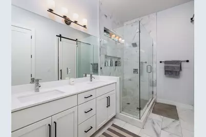 2909 E 3rd Street #2, Austin, TX 78702 - Photo 14