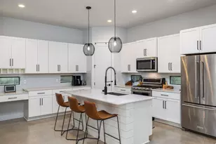 2909 E 3rd St, Austin, TX 78702 - Photo 4
