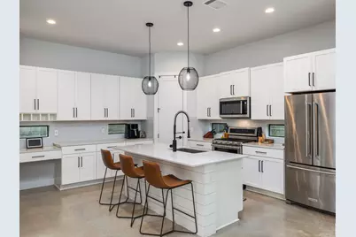 2909 E 3rd Street #2, Austin, TX 78702 - Photo 4