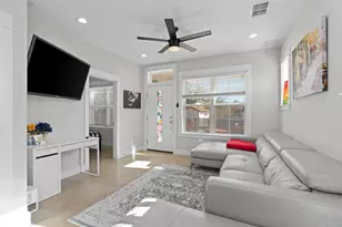 1809 Chestnut Ave, Austin, TX 78702 - Photo 2