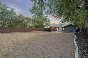 2008 Carriage Park Ln, Austin, TX 78727 - Photo 6