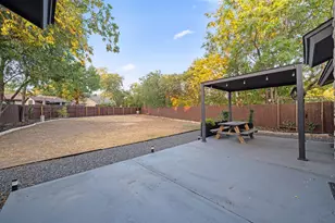 2008 Carriage Park Ln, Austin, TX 78727 - Photo 4