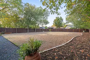 2008 Carriage Park Ln, Austin, TX 78727 - Photo 10