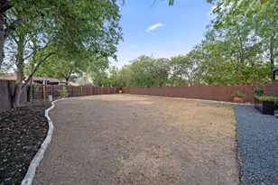 2008 Carriage Park Ln, Austin, TX 78727 - Photo 8