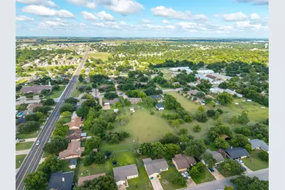 2707 North Drive, Taylor, TX 76574 - Photo 26