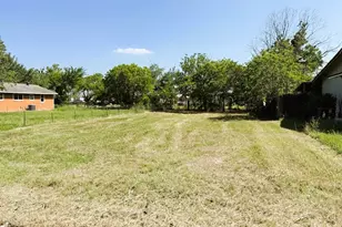 104 W Burton St, Manor, TX 78653 - Photo 1