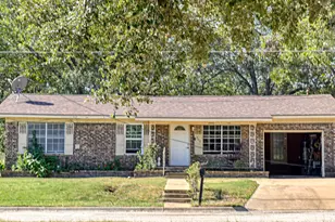 509 N Hill St, Caldwell, TX 77836 - Photo 2