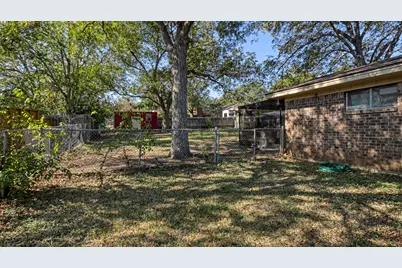 509 N Hill Street, Caldwell, TX 77836 - Photo 28
