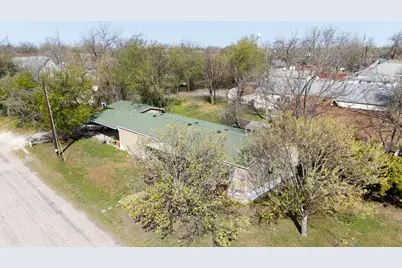 209 E Sheldon Avenue, Thrall, TX 76578 - Photo 16