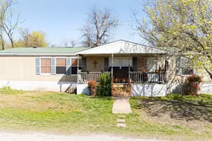 209 E Sheldon Ave, Thrall, TX 76578 - Photo 1