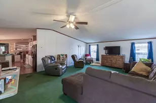 209 E Sheldon Ave, Thrall, TX 76578 - Photo 6