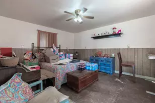 209 E Sheldon Ave, Thrall, TX 76578 - Photo 8
