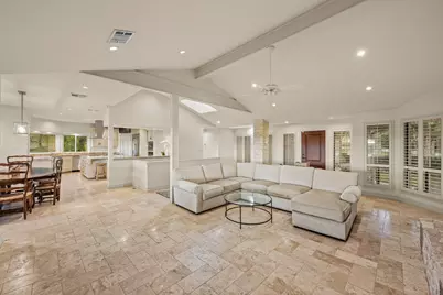 1005 Challenger, Lakeway, TX 78734 - Photo 6