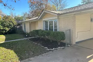 5301 Ravensdale Ln, Austin, TX 78723 - Photo 2