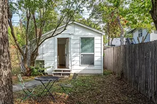 1028 E 43rd St, Austin, TX 78751 - Photo 6