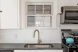 1028 E 43rd St, Austin, TX 78751 - Photo 16