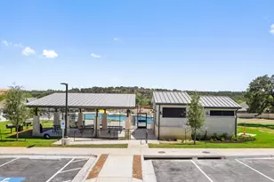 252 Rivers Edge Dr, Georgetown, TX 78628 - Photo 2