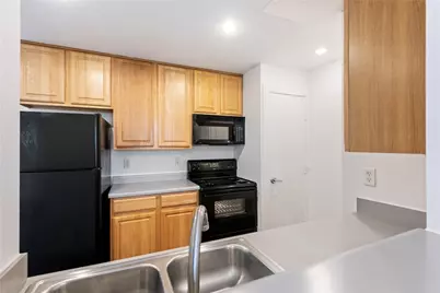 2601 E 7th Street #203, Austin, TX 78702 - Photo 12