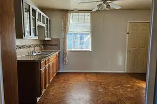 501 N Burnet St, Manor, TX 78653 - Photo 14