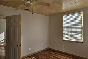 501 N Burnet St, Manor, TX 78653 - Photo 4