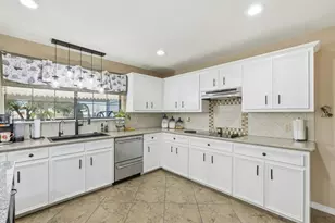 306 Starview Dr, Georgetown, TX 78628 - Photo 10