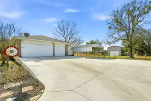 306 Starview Dr, Georgetown, TX 78628 - Photo 32