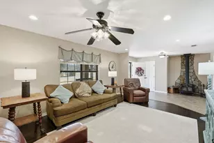 306 Starview Dr, Georgetown, TX 78628 - Photo 6