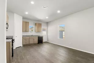 112 Bountiful Ln, Elgin, TX 78621 - Photo 16