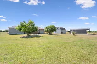 3745 Co Rd 428, Granger, TX 76530 - Photo 30