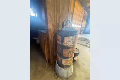 1008 S Walnut Street W, Lampasas, TX 76550 - Photo 16