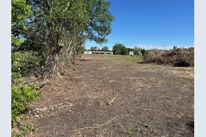 2215 W 2nd Street W, Taylor, TX 76574 - Photo 16