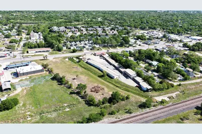 2215 W 2nd Street W, Taylor, TX 76574 - Photo 4