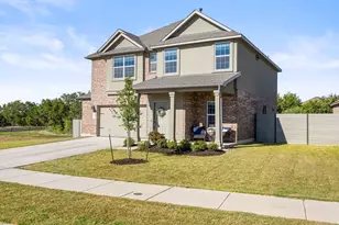 440 Wolf Springs Rd, Georgetown, TX 78628 - Photo 2