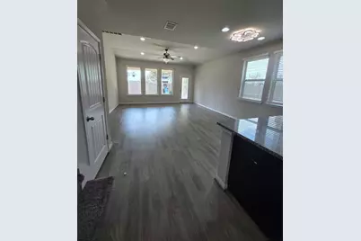 1052 Myrna Bend, Leander, TX 78641 - Photo 10
