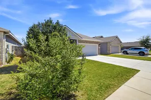 208 Winding Hollow Ln, Georgetown, TX 78628 - Photo 8