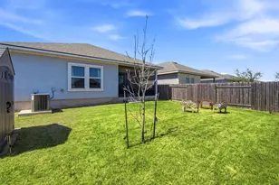 208 Winding Hollow Ln, Georgetown, TX 78628 - Photo 32