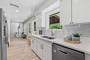 2615 Coatbridge Dr, Austin, TX 78745 - Photo 14